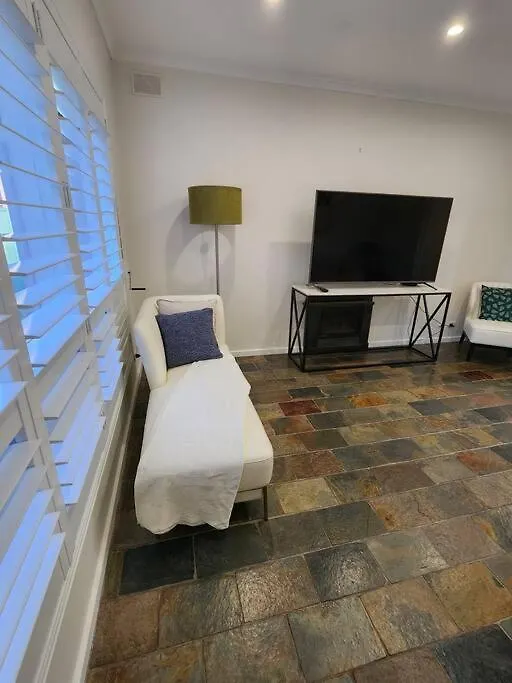 Beautiful And Cozy Home Adelaide 0*,